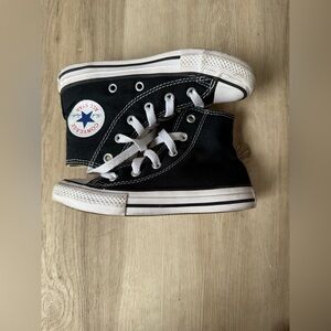 Kids Converse Hgh Top sneakers